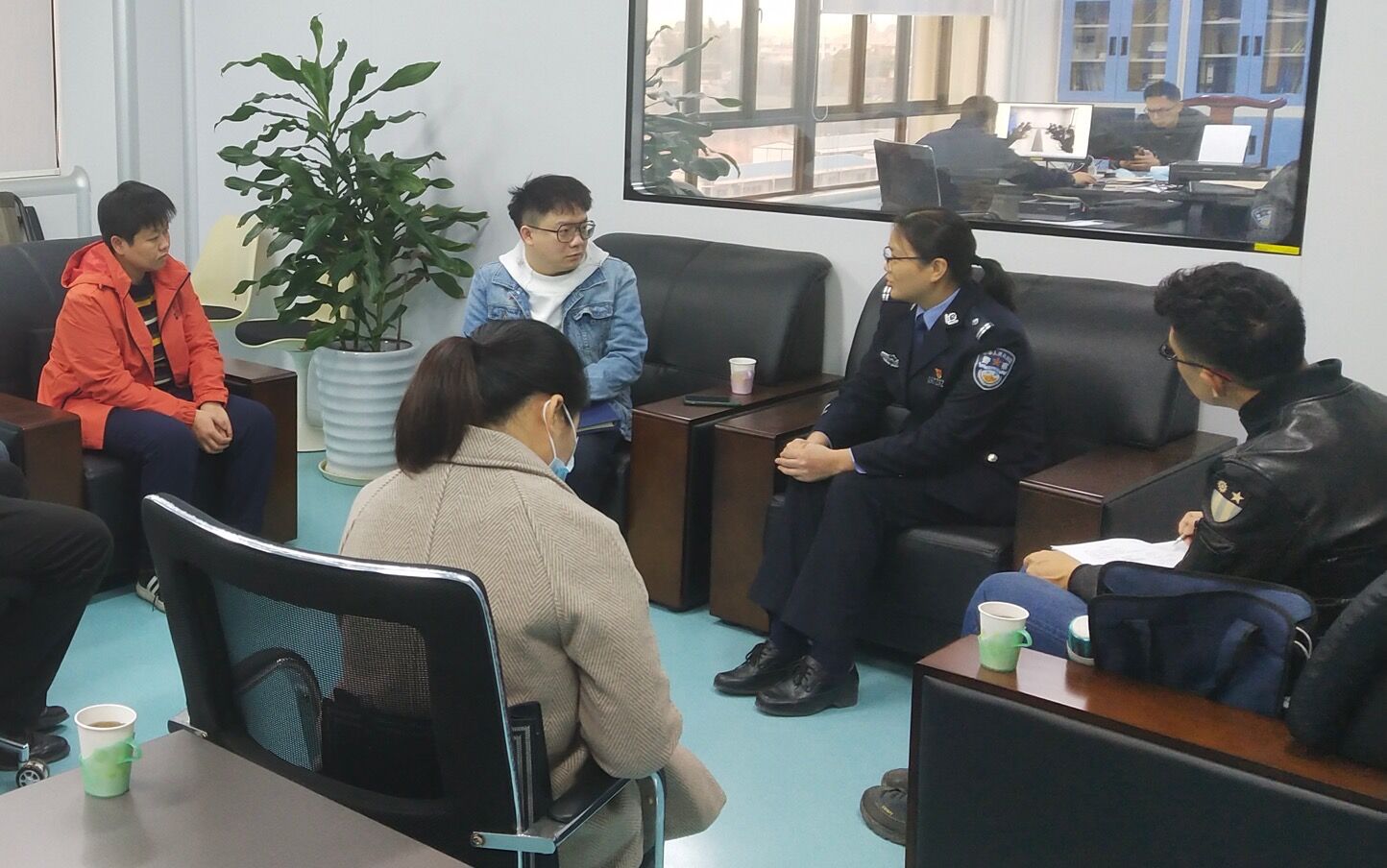 对党忠诚情景课讨论现场